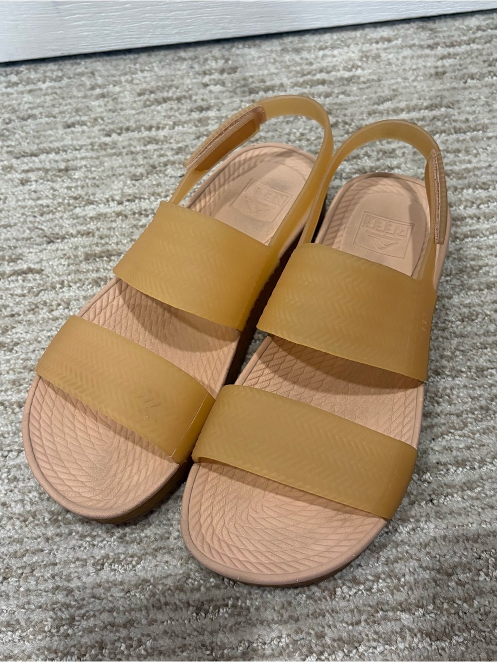Reef Peach Women’s Platform Sandals - Size 6